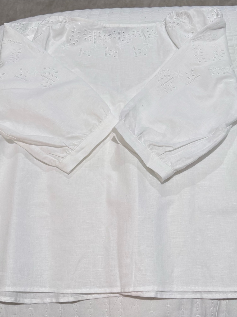 Sanctuary White Eyelet V-Neck Women's Top NWOT Size Large - Picture 2 of 7